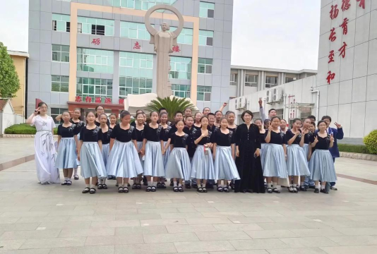 山丹县百灵艺术培训学校有限责任公司