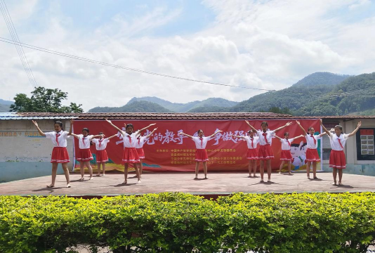 东华镇创才小学