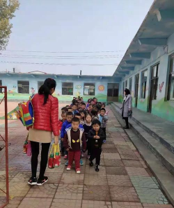 新泰市天宝镇上官庄村幼儿园