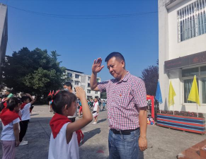 郫县新民场小学校