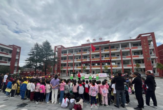 钟山镇程石完小