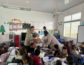 雷波县长河乡中心校