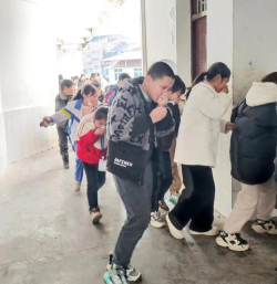 平昌县云台小学新苗后勤服务部