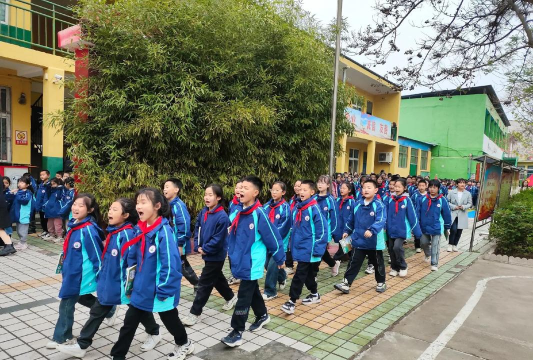 襄城县丁营乡第一初级中学