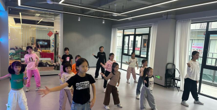 东莞市黄江舞飞翔培训中心有限公司