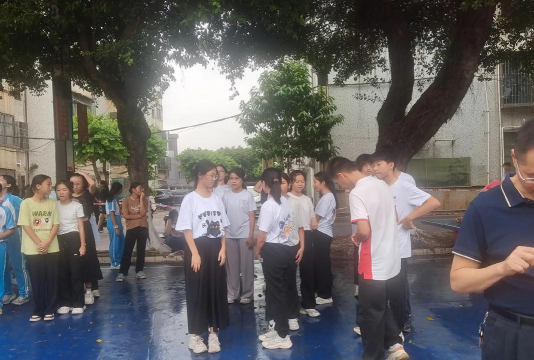 东莞市大岭山新风中学