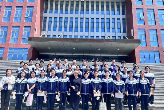 潍坊市坊子区崇文中学