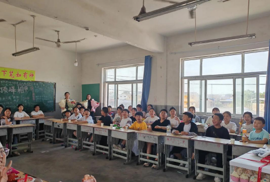 望奎县厢白满族乡中心小学