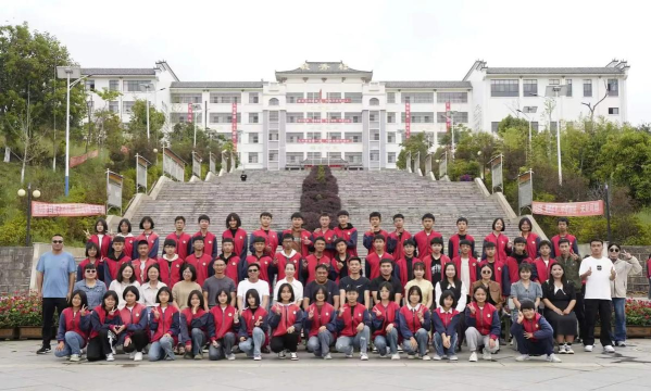 泸西县白水镇黑龙小学