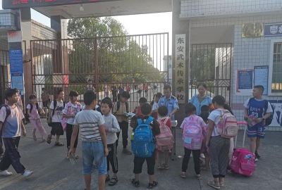 东安县水岭乡水岭中学