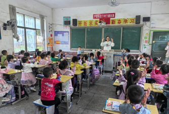 长沙市宁乡县黄材镇石龙洞校