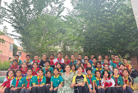 伊宁县萨地克圩孜乡中学