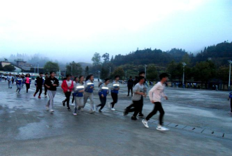 从江县往洞中学