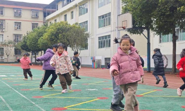 垫江县跳石小学幼儿园