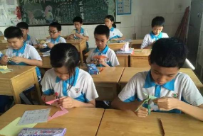 佛山市禅城区郊边小学