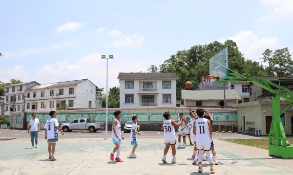 大白乡双庙杨初级中学