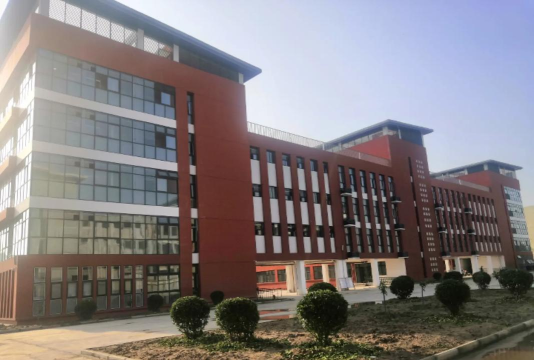 甘肃省平凉市华亭县西华镇西华初中