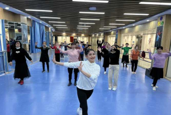 若羌小彩人艺术培训有限公司