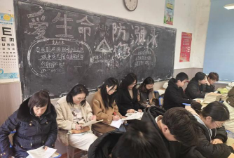 霍州市师庄乡老张湾中学户外活动场地