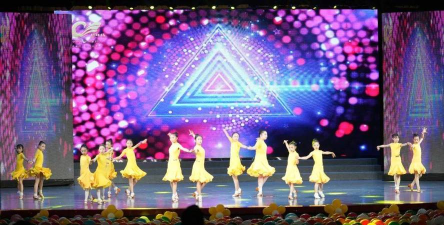 利川市阳子亲陪文化艺术培训有限责任公司户外活动场地