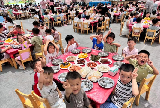 长寿县晏家镇中心幼儿园户外活动场地