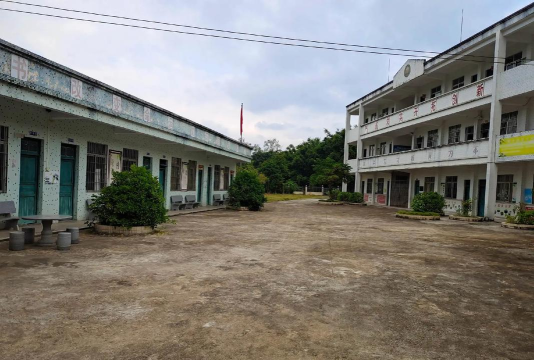 沙田卢村小学户外活动场地
