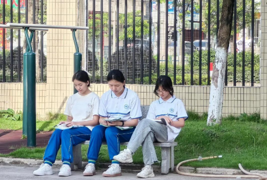 青霞学校