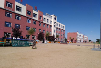 龙江县哈拉海乡中心学校