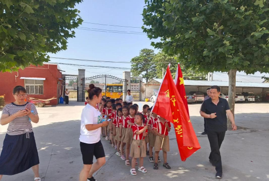 章丘市黑峪村幼儿园户外活动场地