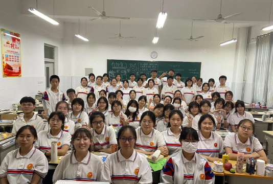 徐水县综合高级中学户外活动场地