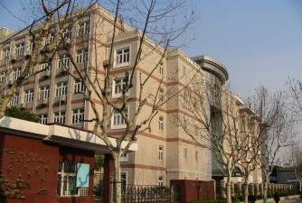 上海市教科院附中分校户外活动场地