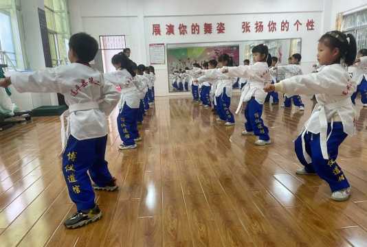 连平县第二小学户外活动场地