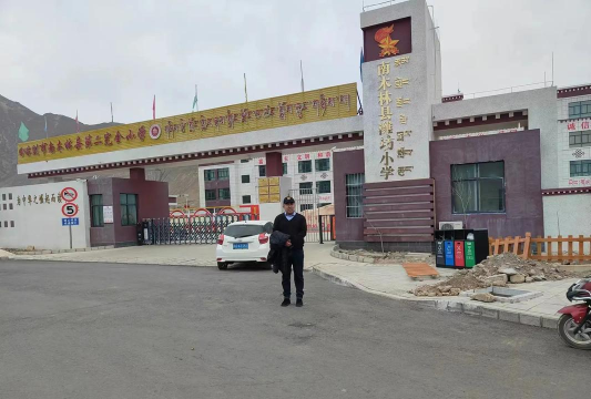 南木林县二中户外活动场地