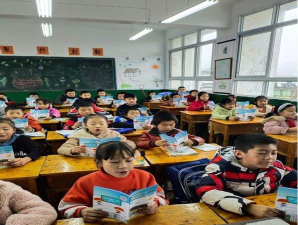 筠连县高坪中心校