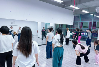 富宁拾宜舞蹈培训有限公司