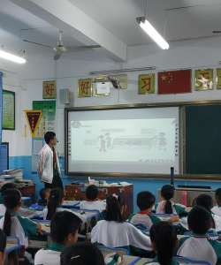 梁平县龙门镇中心学校户外活动场地