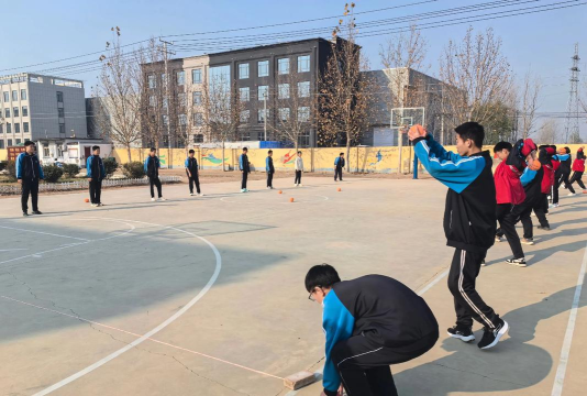 周至县骆峪乡初级中学户外活动场地