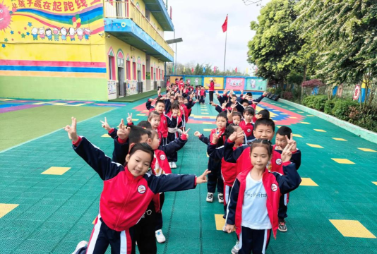 杏坛镇鹅峰幼儿园户外活动场地