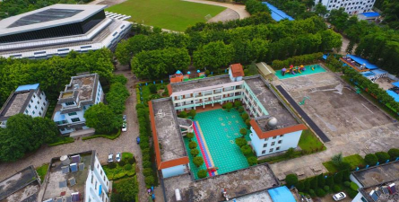 镇康县中心幼儿园户外活动场地