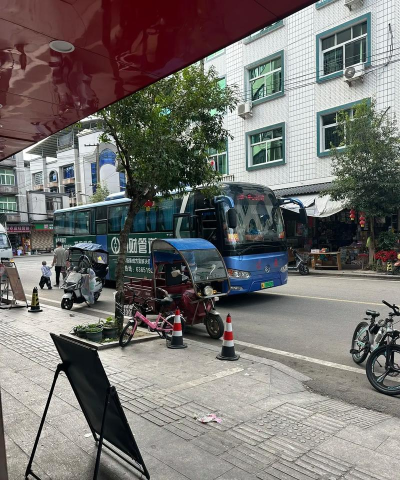 阳山县江英宫花小学户外活动场地