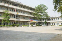 白塔镇塔东中心小学