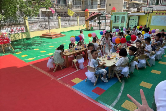 罗定市罗城街道城西综艺幼儿园户外活动场地