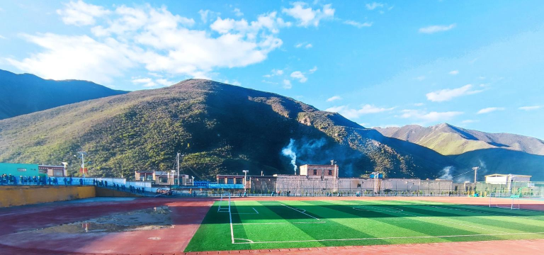 镇赉县莫莫格乡中学