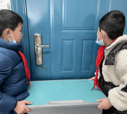 镇赉县沿江镇中学校