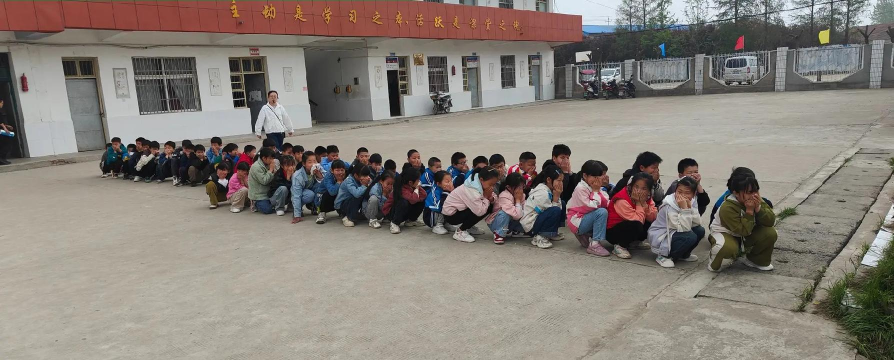 揭西县五经富镇新仓小学