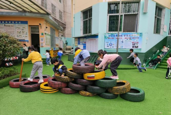 东风轮胎厂幼儿园户外活动场地