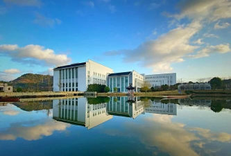 宁波市江北区外国语学校高中部