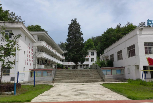 新兴县河头镇步郎教学点