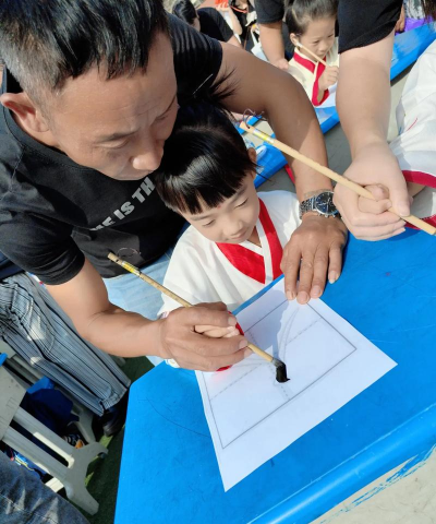 落卜镇大树小学