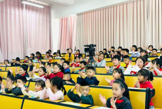 新盈二小户外活动场地